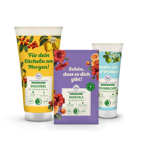 Produktabbildungen der Produkte: Duschgel Bio-Zitrone und Guarana; Badesalz Bio-Hibiskus und Rose; Fussbalsam Bio-Minze & Limette